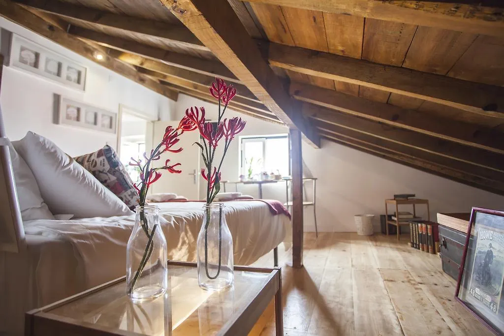Lisbon Inn Bica Suites Гостевой дом